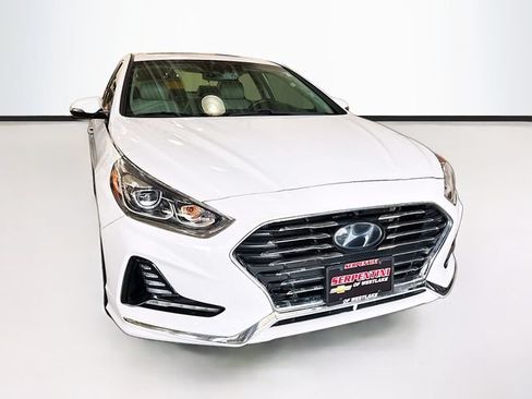 Used 2018 Hyundai Sonata Limited w/ Limited Ultimate Package 03 FWD image 3
