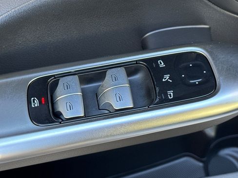 Certified 2025 Mercedes-Benz C 300 4MATIC Sedan image 27