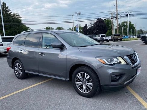 Used 2019 Nissan Pathfinder SV AWD/4WD image 7
