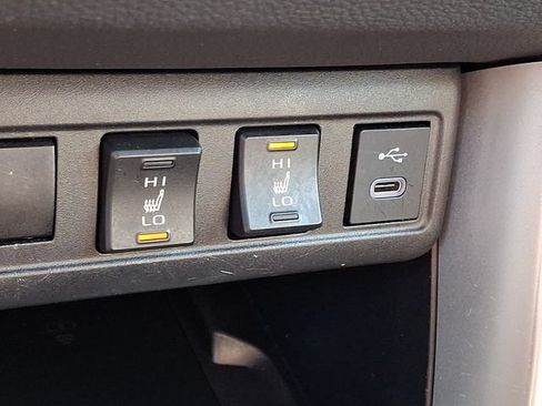 Certified 2025 Toyota Corolla Cross XLE FWD image 24