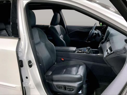 Used 2025 Lexus RX 450h AWD w/ Convenience Package image 9