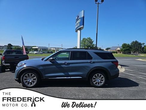 Used 2025 Ford Explorer Active w/ Active Comfort Package AWD/4WD image 1