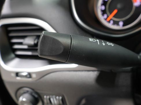 Certified 2021 Jeep Cherokee Latitude Lux image 34