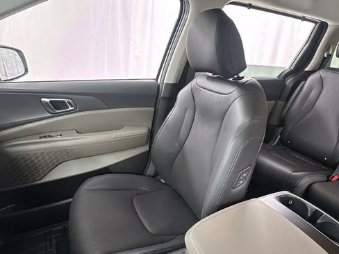 New 2026 Kia Carnival EX FWD image 13