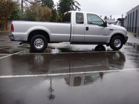 Used 2004 Ford F250 XL image 6