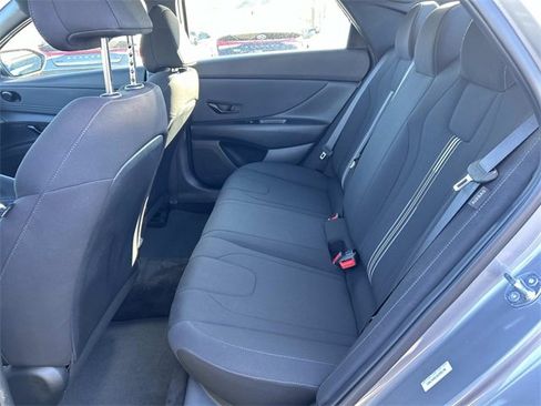 Used 2025 Hyundai Elantra Sport image 12