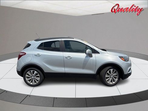 Used 2019 Buick Encore Preferred FWD image 2