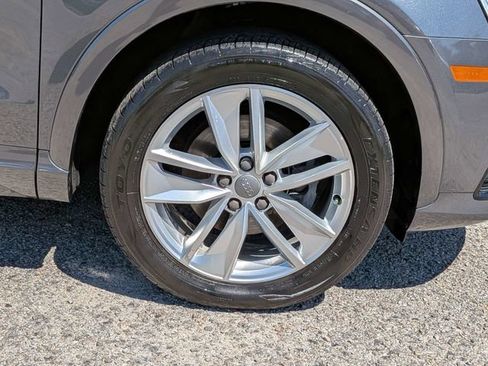 Used 2018 Audi Q3 2.0T Premium Plus w/ Premium Plus Package FWD image 11