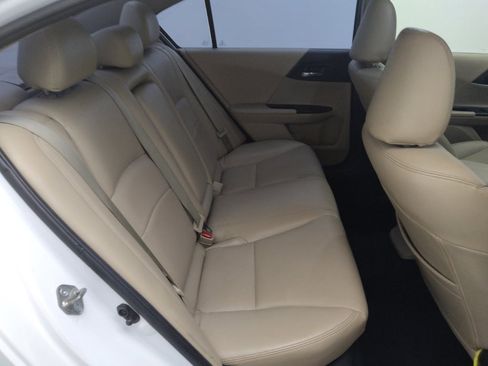 Used 2017 Honda Accord LX image 19