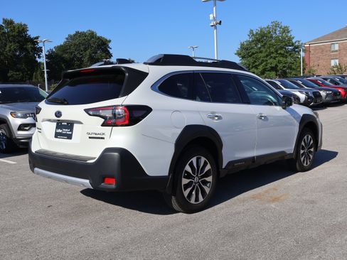 Used 2023 Subaru Outback Touring XT AWD/4WD image 6