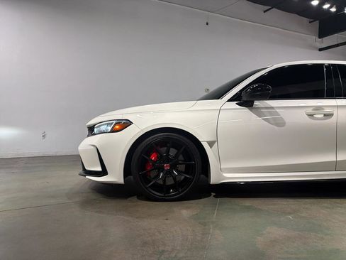 Used 2023 Honda Civic Type R image 3