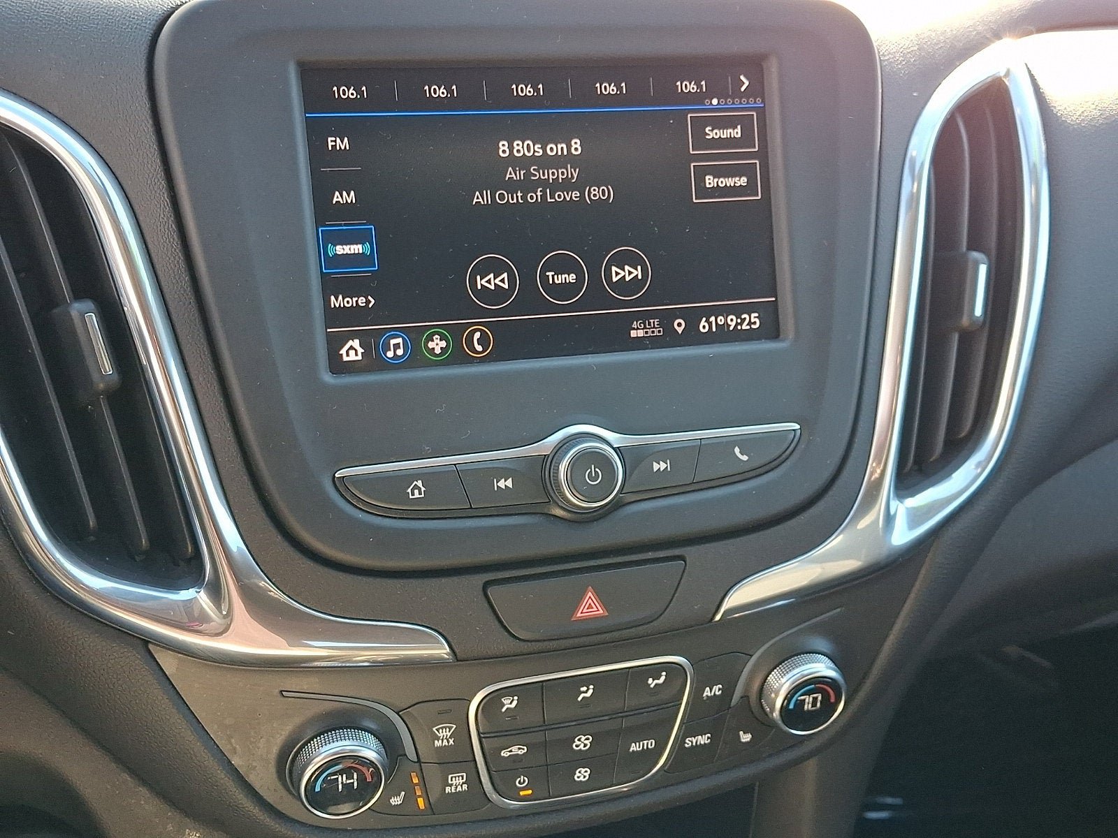 Used 2020 Chevrolet Equinox LT w/ Driver Convenience Package AWD/4WD image 15