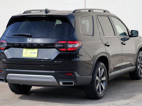 Used 2023 Honda Pilot Elite image 56