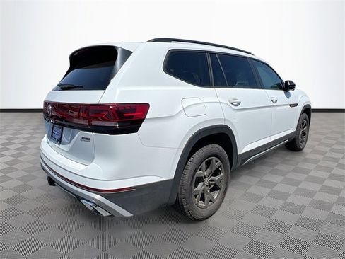 New 2024 Volkswagen Atlas Peak Edition SE image 7