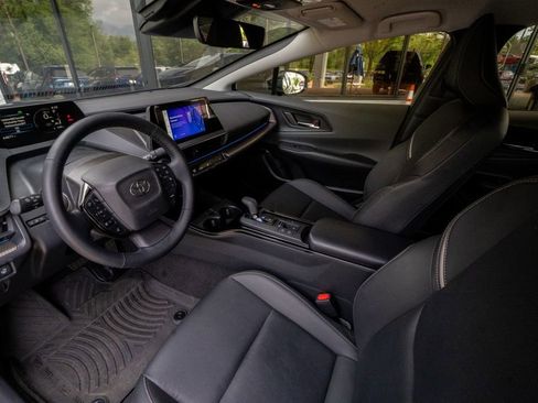 Used 2024 Toyota Prius XLE AWD/4WD image 9