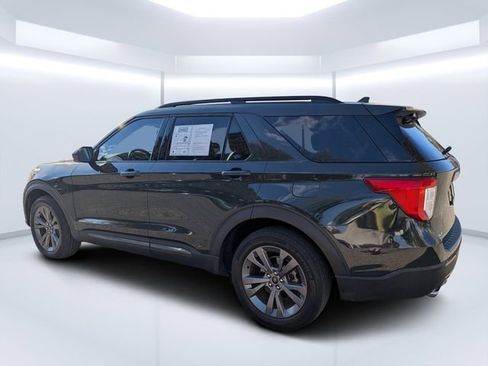 Used 2022 Ford Explorer XLT w/ Equipment Group 202A image 5