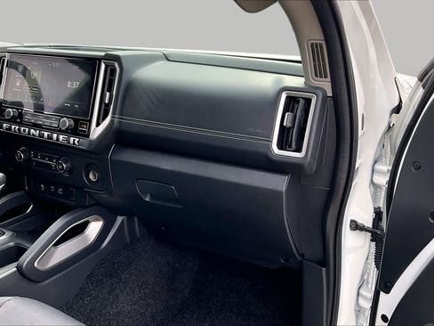 Certified 2025 Nissan Frontier SV RWD image 34