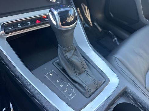 Used 2025 Audi Q3 2.0T Premium image 17