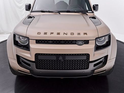 Used 2025 Land Rover Defender 110 AWD/4WD image 25