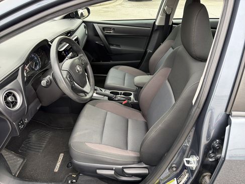 Used 2017 Toyota Corolla LE image 19