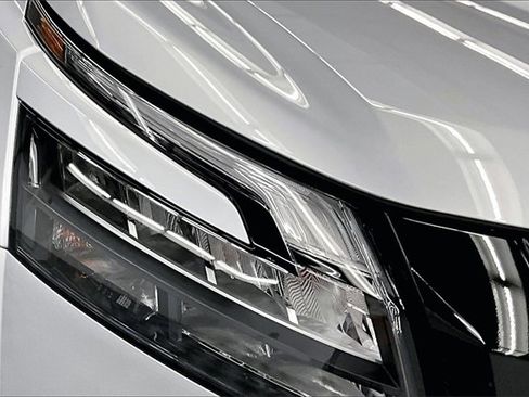 New 2025 Nissan Pathfinder Platinum w/ Lighting Package (N93) image 13