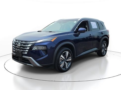 Used 2026 Nissan Rogue SL AWD/4WD image 2