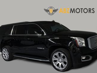Used 2017 GMC Yukon XL SLE w/ SLE Value Package image 1
