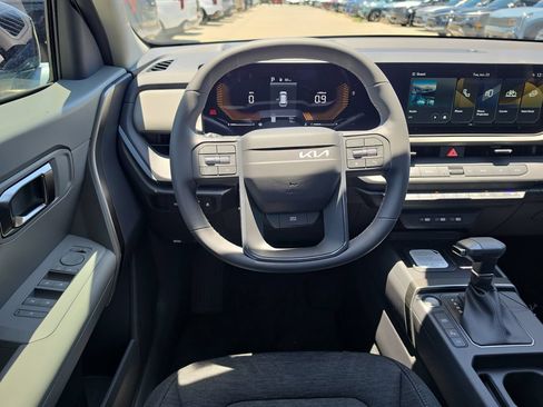 New 2027 Kia Seltos S FWD image 13