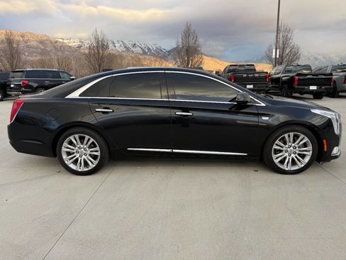 Used 2018 Cadillac XTS Luxury image 2