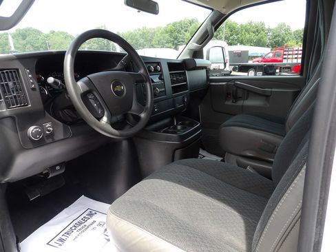 Used 2025 Chevrolet Express 2500 w/ Driver Convenience Package RWD image 16