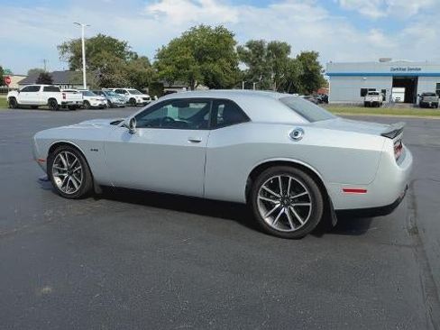 Used 2023 Dodge Challenger R/T RWD image 6