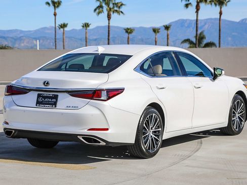 Used 2024 Lexus ES 350 w/ Premium Package FWD image 7