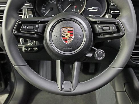 Used 2025 Porsche Macan Turbo image 21