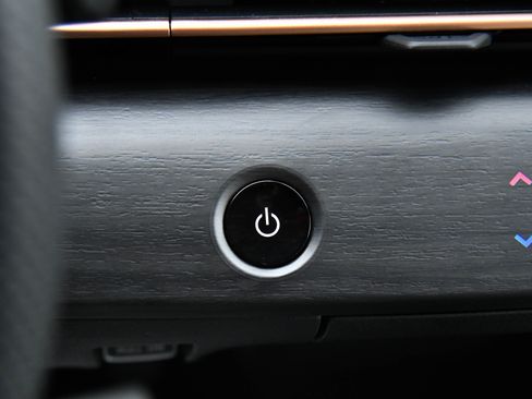 Used 2024 Nissan Ariya AWD image 31