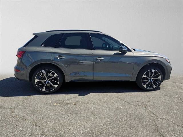 Used 2023 Audi SQ5 Premium Plus w/ Premium Plus Package AWD/4WD image 2