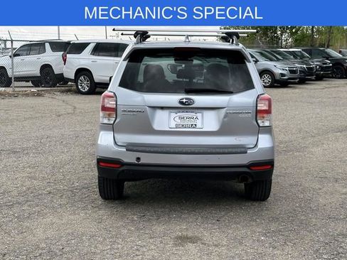 Used 2017 Subaru Forester 2.5i Touring AWD/4WD image 4