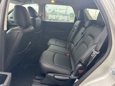 Used 2025 Nissan Pathfinder SV w/ Cargo Package AWD/4WD image 11