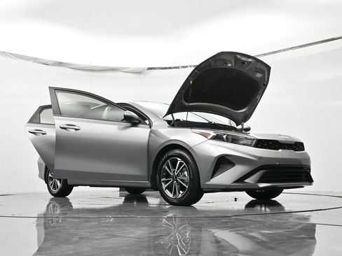 Used 2023 Kia Forte LXS image 46