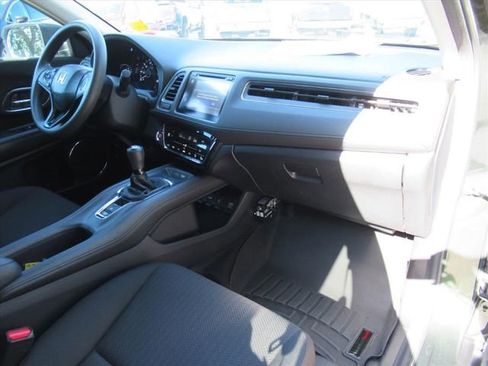Used 2016 Honda HR-V EX image 11