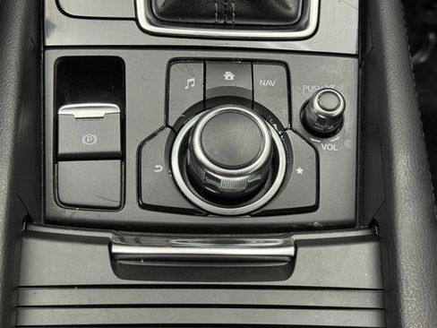 Used 2018 MAZDA MAZDA3 Sport w/ Preferred Equipment Package image 29