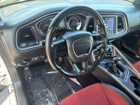 Used 2017 Dodge Challenger R/T Scat Pack RWD image 10