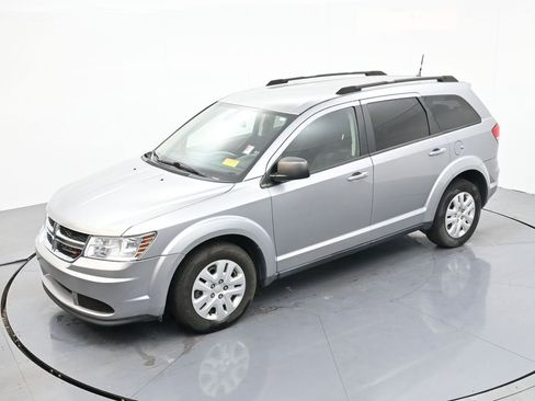 Used 2018 Dodge Journey SE image 21