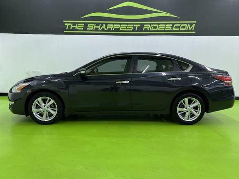 Used 2014 Nissan Altima 2.5 SV w/ Convenience Package FWD image 6