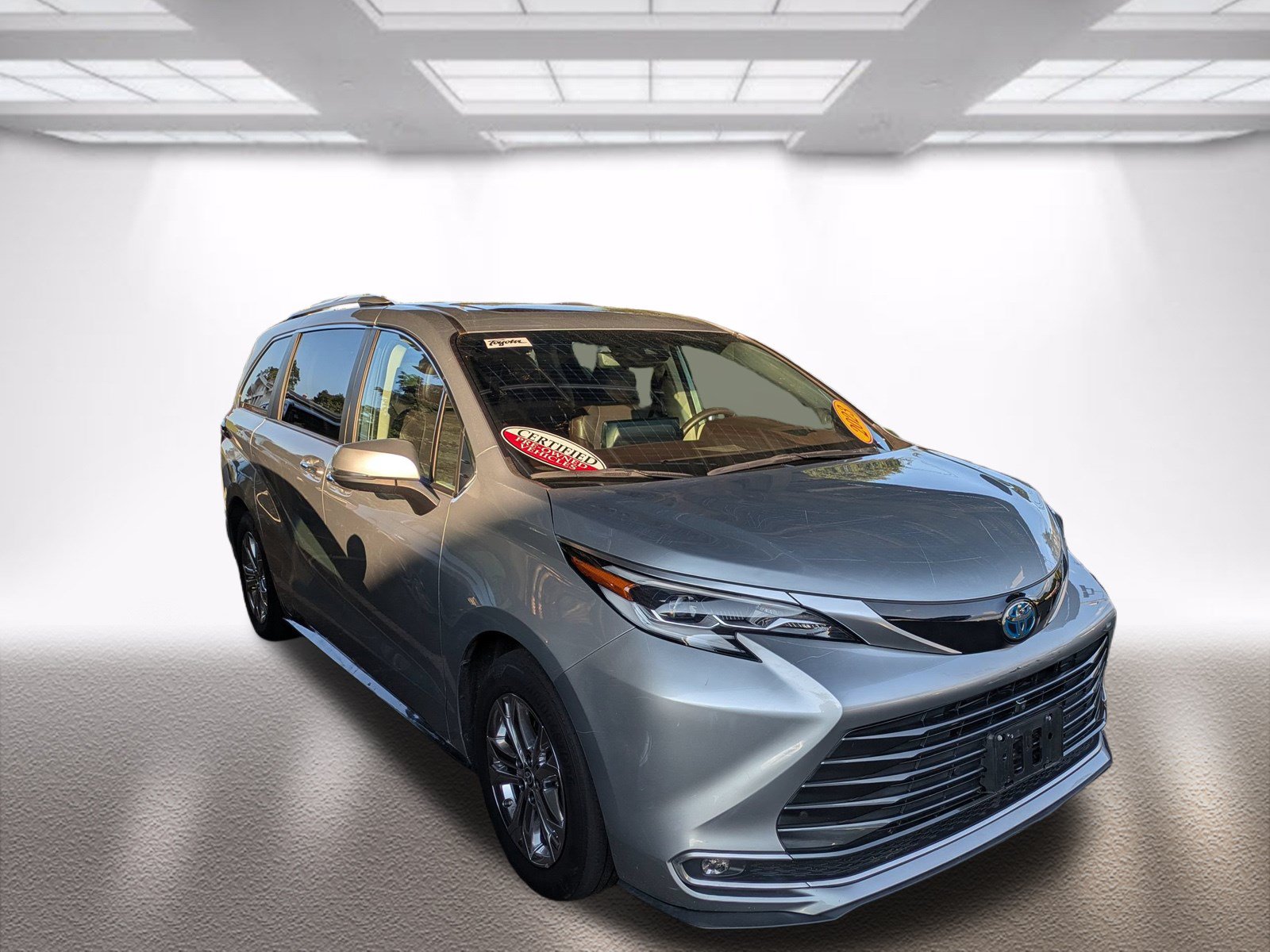 Certified 2023 Toyota Sienna Platinum AWD/4WD image 1