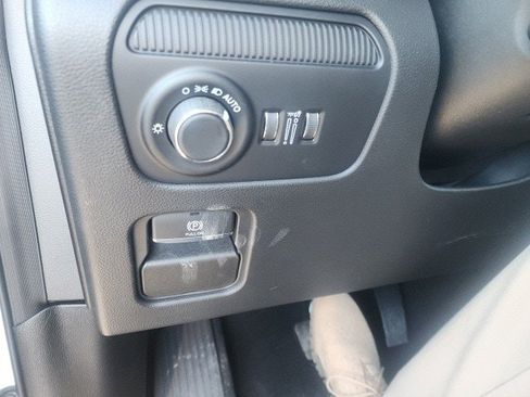 New 2026 Jeep Grand Wagoneer Limited image 17