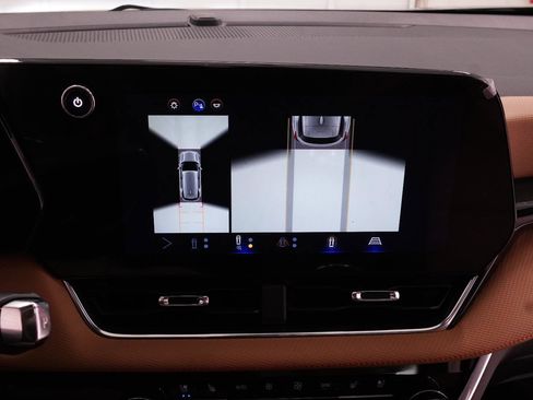 Used 2025 Chevrolet Equinox ACTIV w/ Safety and Technology Package FWD image 30