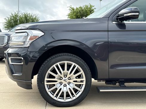Used 2024 Ford Expedition Max Limited AWD/4WD image 5