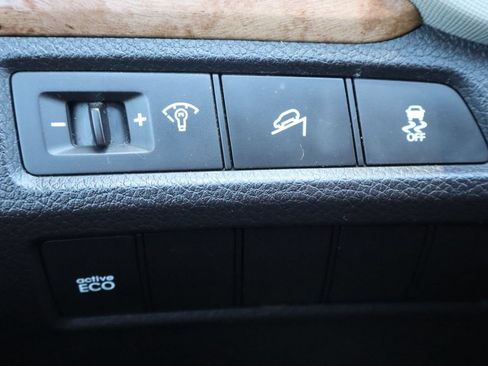 Used 2013 Hyundai Santa Fe Sport FWD image 28