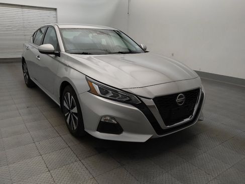 Used 2022 Nissan Altima 2.5 SV FWD image 13