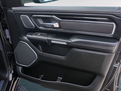 Used 2022 RAM 1500 Laramie AWD/4WD image 32